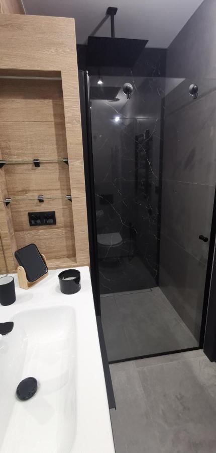 Moon Apartment *